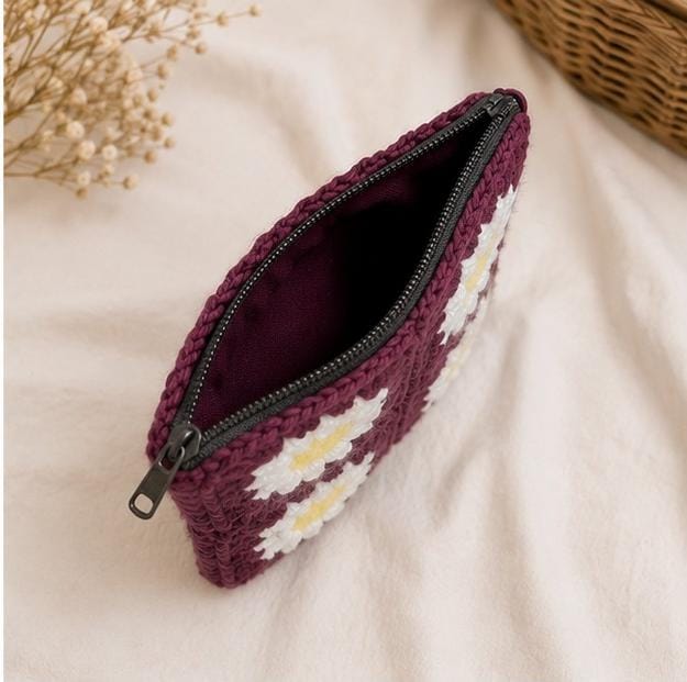 Crochet Daisy Pouch