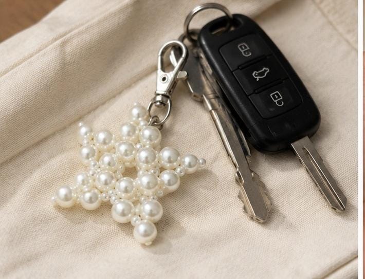 Pearl star keychain